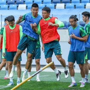 b体育-电梯战神替补行 国安续约36岁老腰看不懂 鲤鱼再混1年 新外援呢？